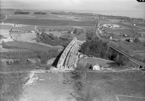 Autobahnbau Genf-Lausanne 1960,(Archives cantonales vaudoises, PP 961/7408, © Photo Aéroport Lausanne)