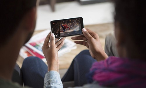 Sony Xperia E4 gemeinsam Videos schauen