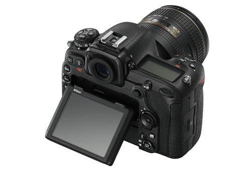 Nikon D500 16-80E back34r
