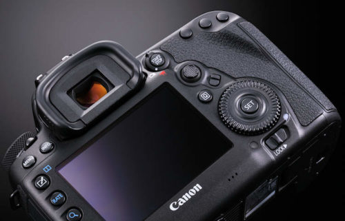 Canon EOS 5D Mk IV Back slant 750