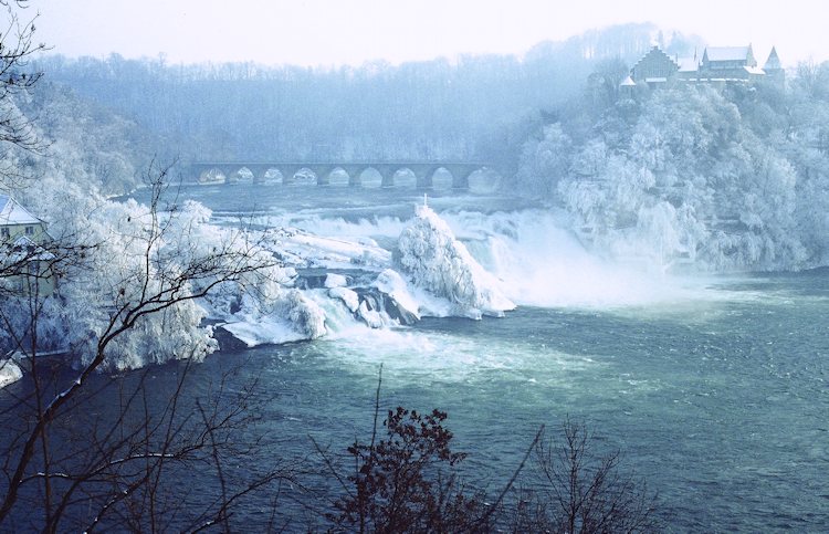 «Er ist ein tückischer Kerl – der Rheinfall» - fotointern.ch