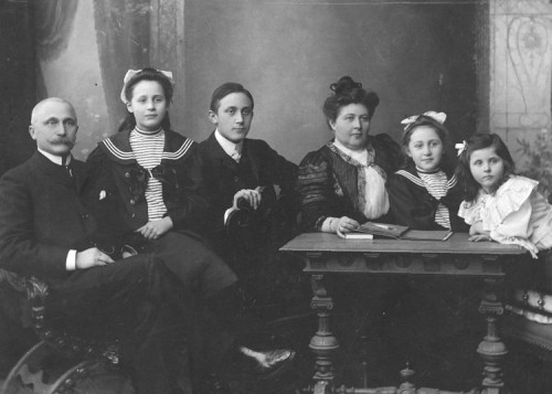 Familie Schneider um 1910