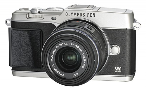 Olympus PEN E-P5 silber/schwarz mit EZ-M1442IIR side