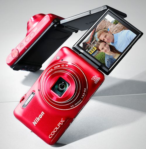 Nikon Coolpix S6600 mit neig- und drehbarem Monitor - fotointern.ch