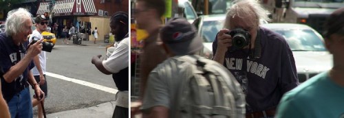 William Klein beim Fotografieren