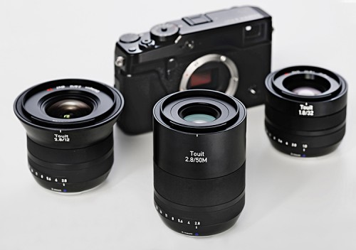 Zeiss Touit 2.8/50M mit den bisherigen Touit-Objektiven und einer Fuji