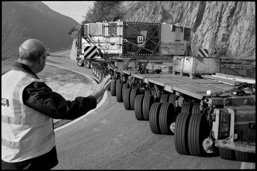 Transport de pièces du tunnelier de Nant- de -Drance.