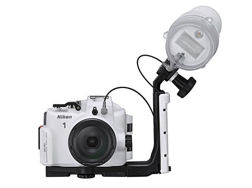 Nikon 1 mit SBN10 und im WPN3 frontal