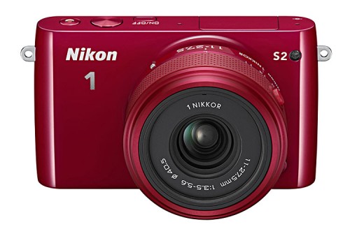 Nikon1 S2 mit 11-27.5mm rot
