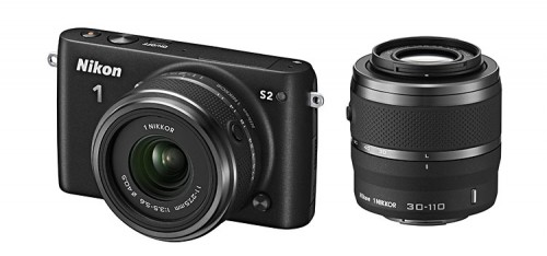 Nikon1 S2 schwarz neben Zoom