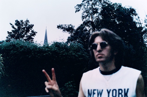 Leica_a. lennon, strijen, holland, 2001 ©anton corbijn_500