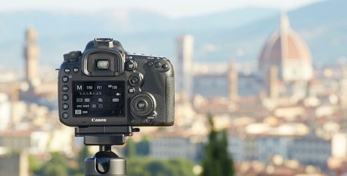 Canon EOS 7D Mark II Ambient Rear