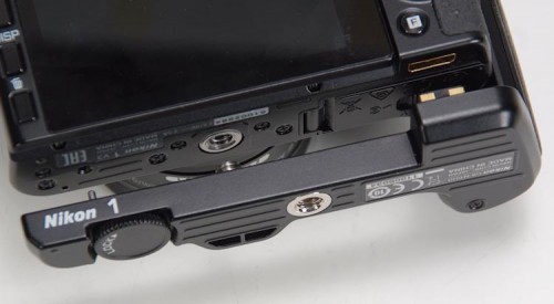 Nikon 1 V3 Handgriffanschluss