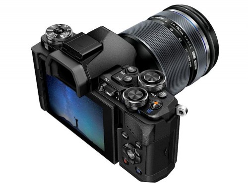 Olympus_OM-D_E-M5_Mark_II_EZ-M1415_II_black_slant