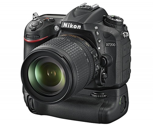 Nikon D7200 mit MB und 18-105mm frt34l