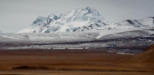 Everest_GH4_view_across_the_tibetan_plateau_750