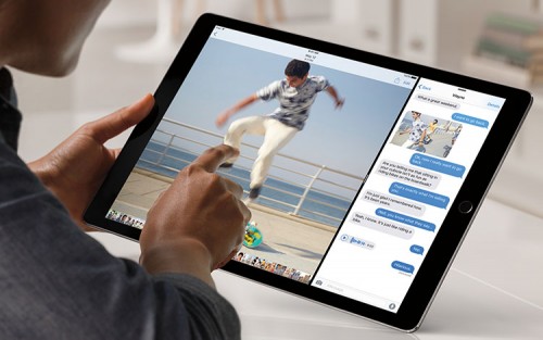 Apple iPadPro Lifestyle SplitScreen