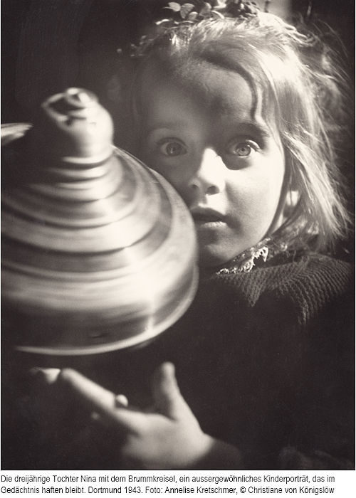 kretschmer-nina-mit-brummkreisel-500