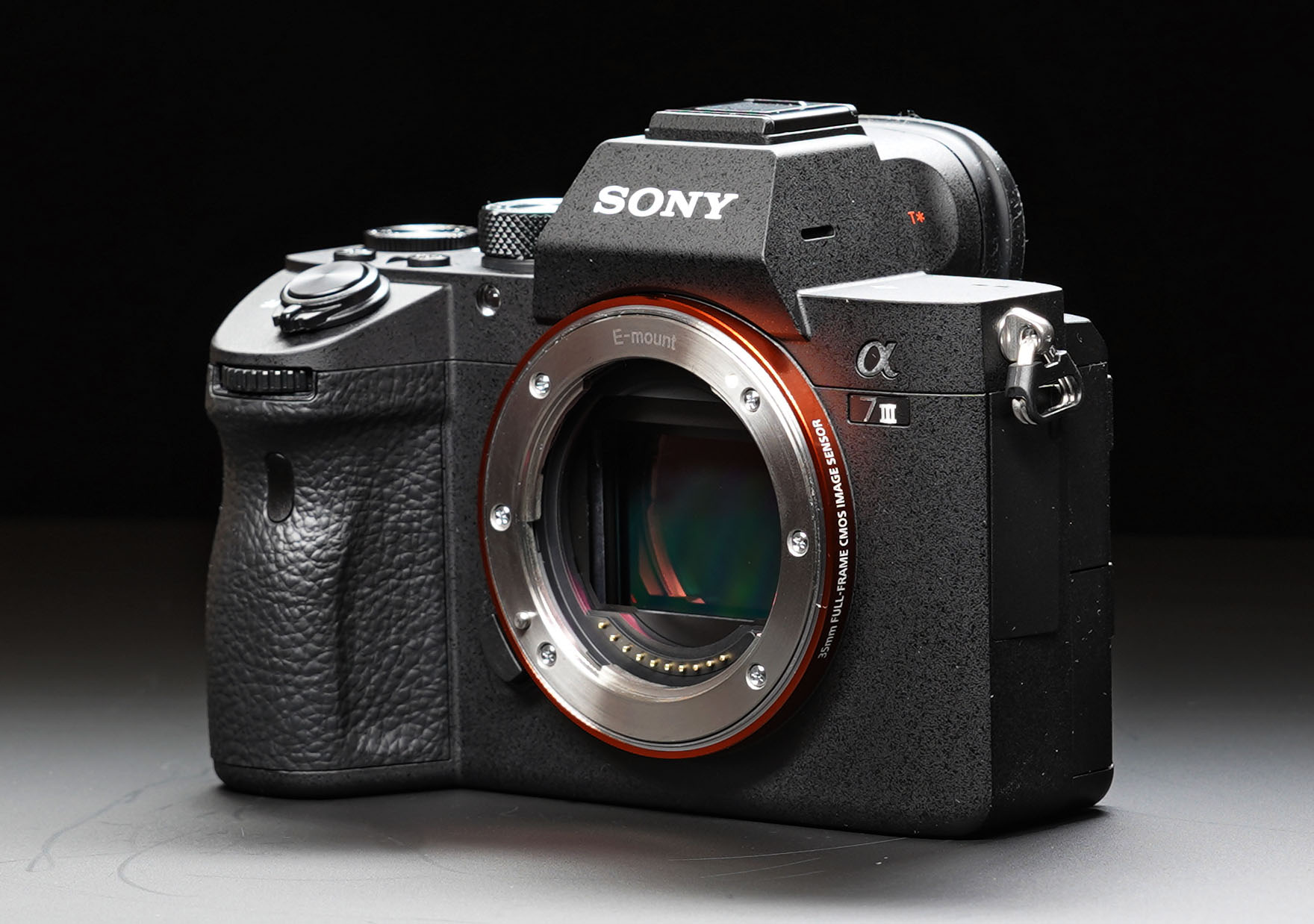 Sony α7 III (Alpha 7 III) mit stärkerem AF, Touchscreen, schnelleren